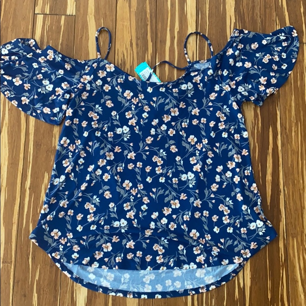 T shirt with tank straps and hanging shoulders